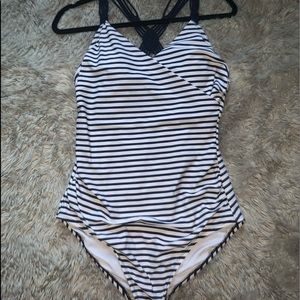horizontal stripe cross back swim suit !!